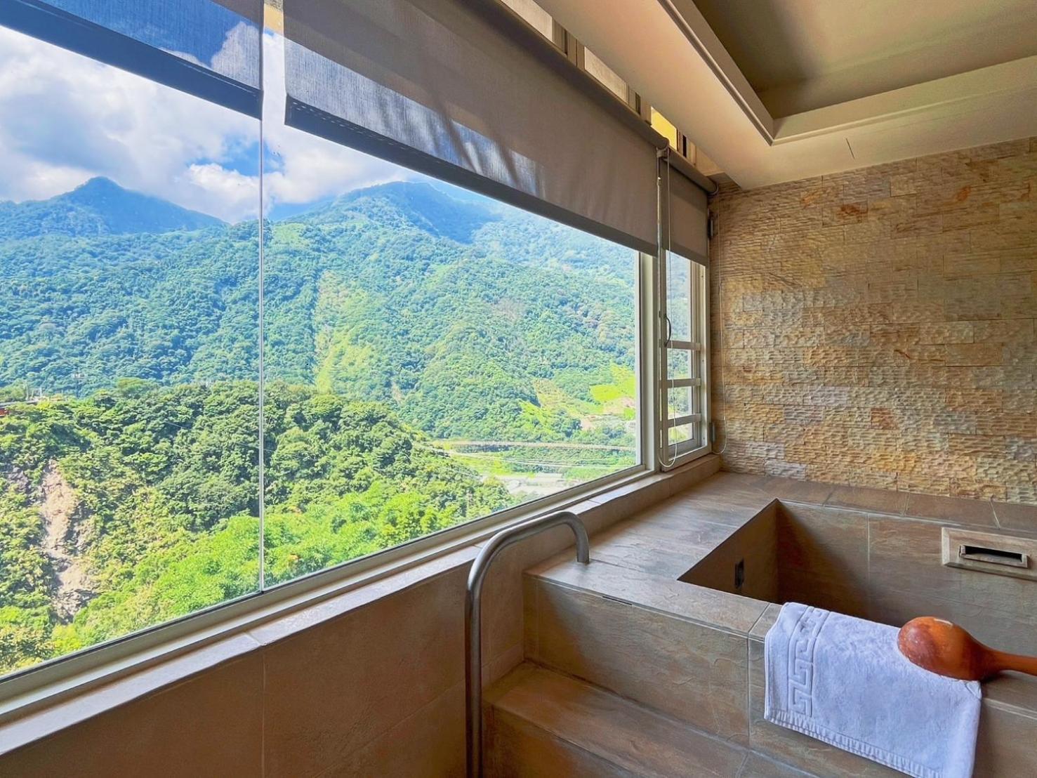 Dongpo Ti Lun Hotel Xinyi Luaran gambar