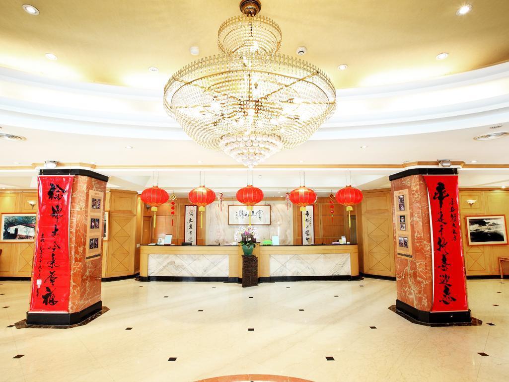 Dongpo Ti Lun Hotel Xinyi Luaran gambar