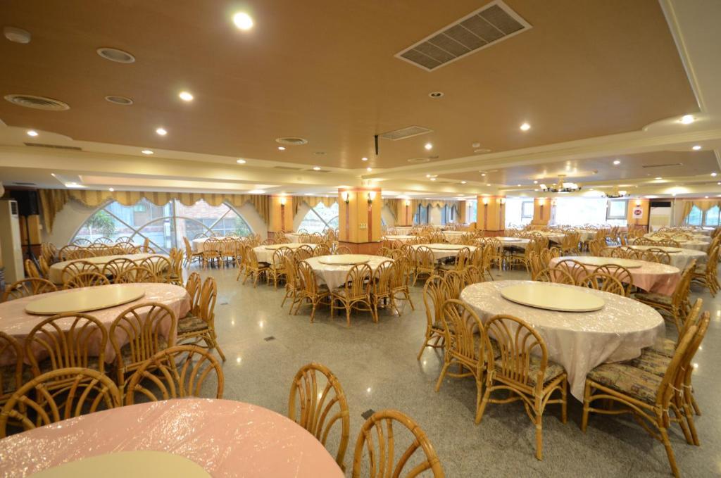 Dongpo Ti Lun Hotel Xinyi Luaran gambar