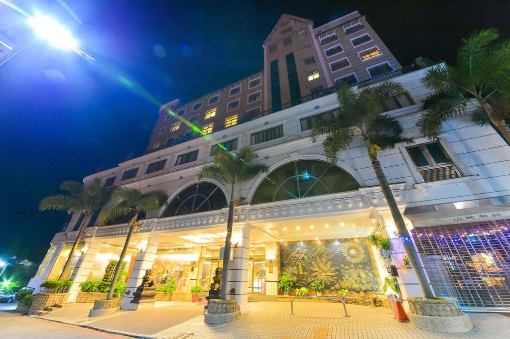 Dongpo Ti Lun Hotel Xinyi Luaran gambar