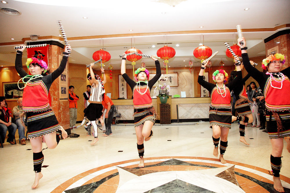 Dongpo Ti Lun Hotel Xinyi Luaran gambar