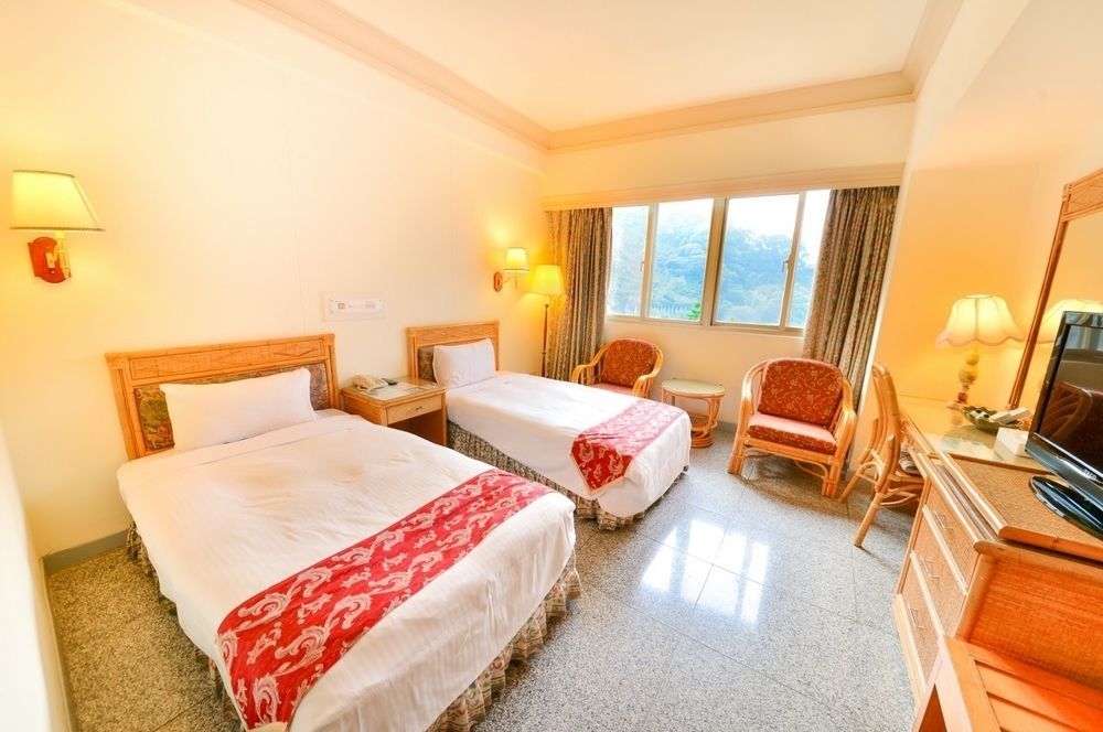 Dongpo Ti Lun Hotel Xinyi Luaran gambar