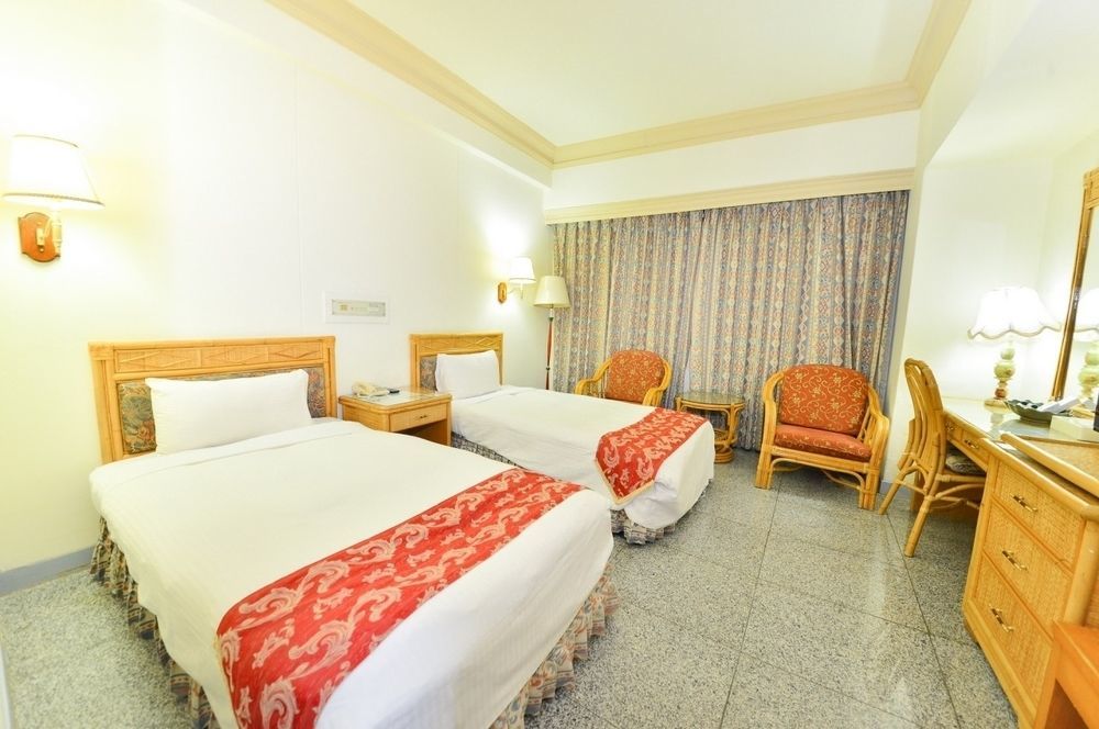 Dongpo Ti Lun Hotel Xinyi Luaran gambar