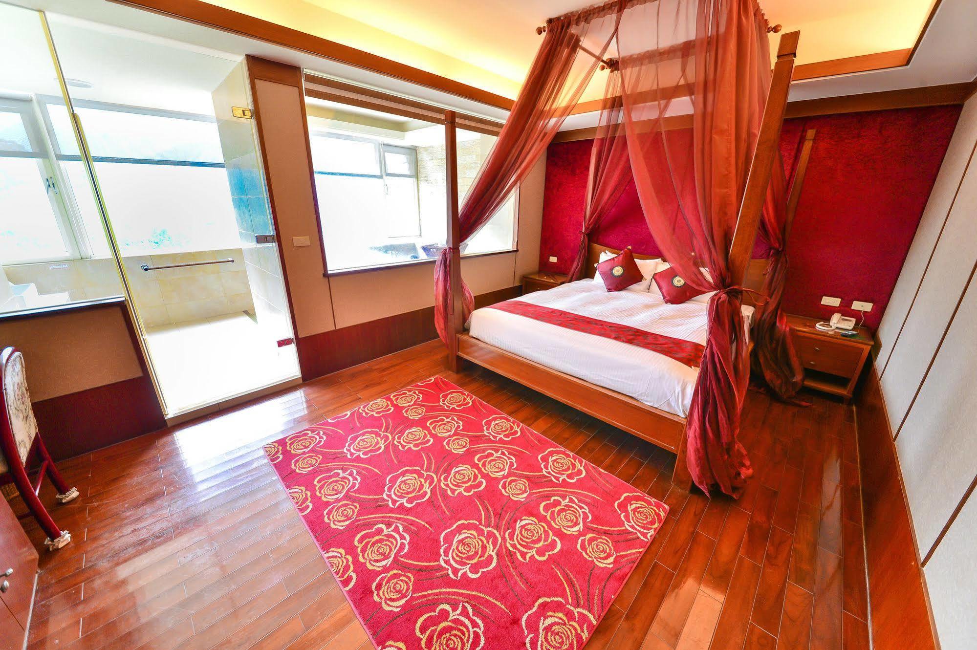 Dongpo Ti Lun Hotel Xinyi Luaran gambar