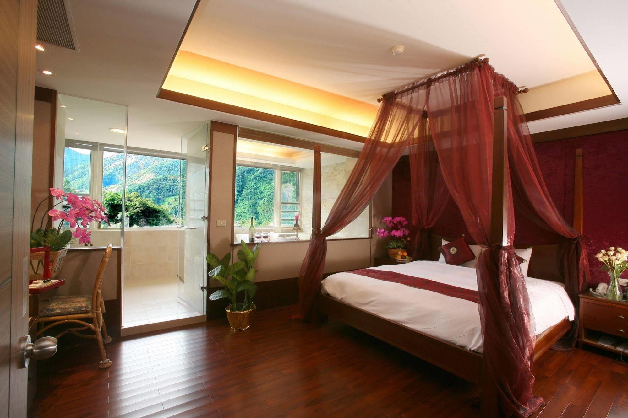 Dongpo Ti Lun Hotel Xinyi Luaran gambar