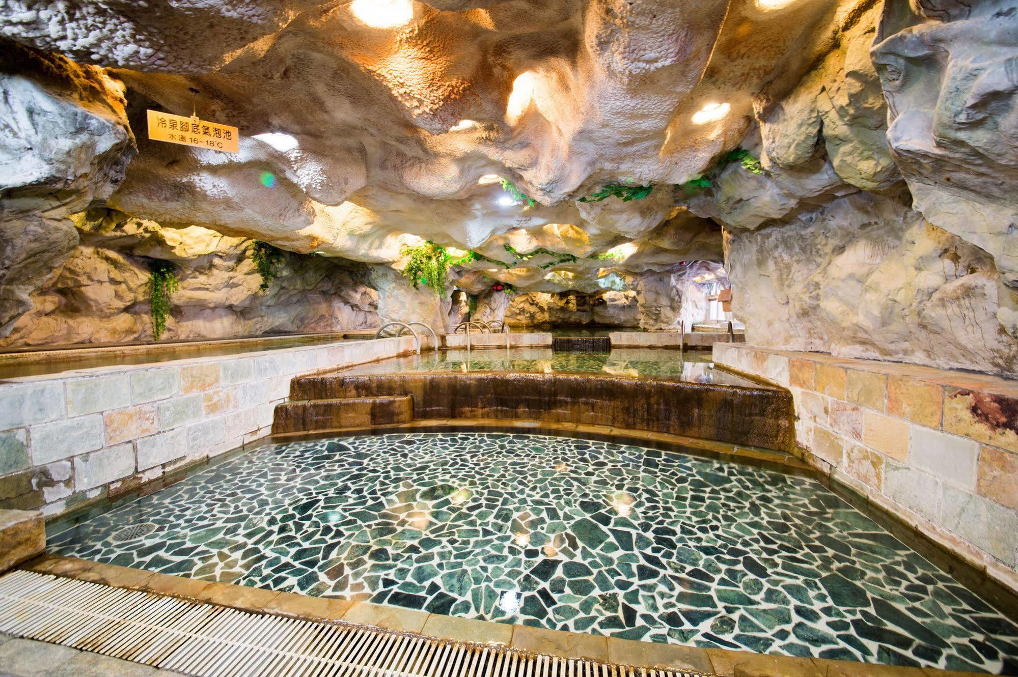 Dongpo Ti Lun Hotel Xinyi Luaran gambar