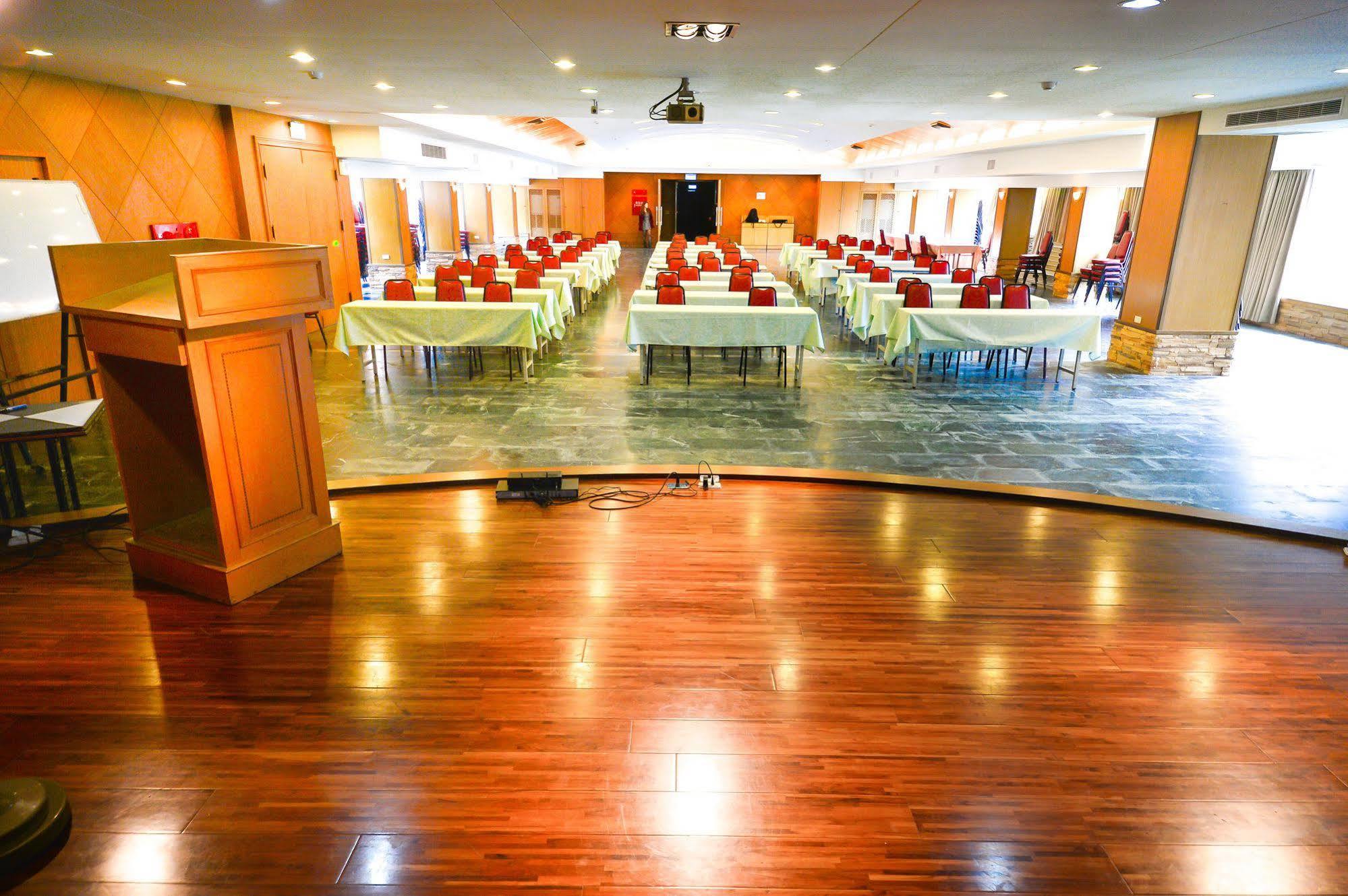 Dongpo Ti Lun Hotel Xinyi Luaran gambar